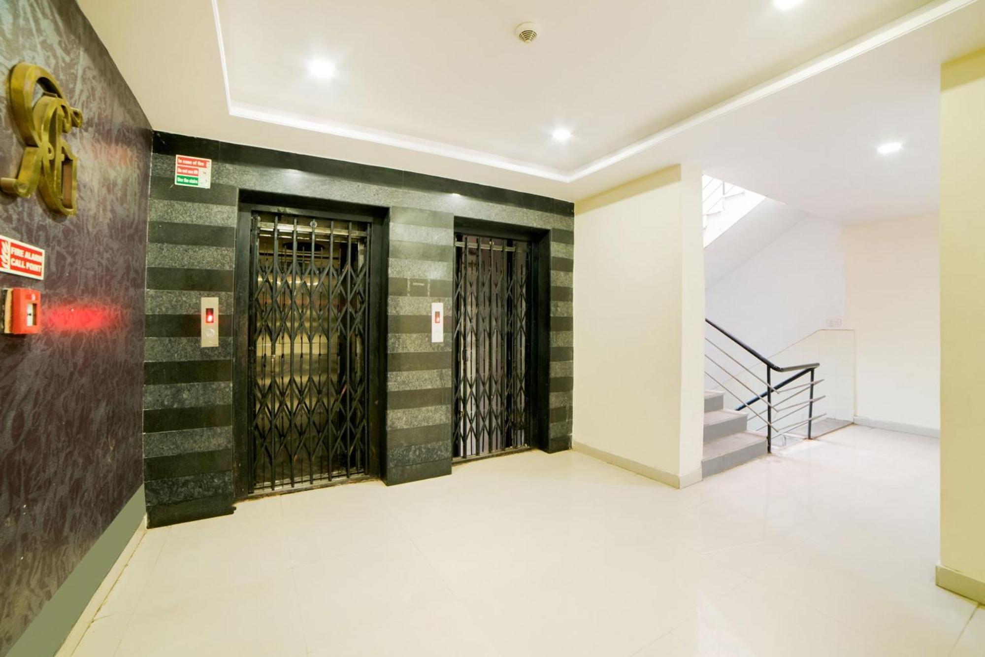 Super Capital O Raaga Grand Hotel Hyderabad Exterior foto