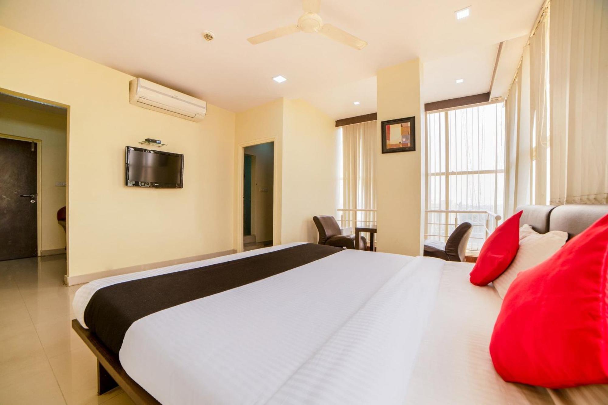 Super Capital O Raaga Grand Hotel Hyderabad Exterior foto